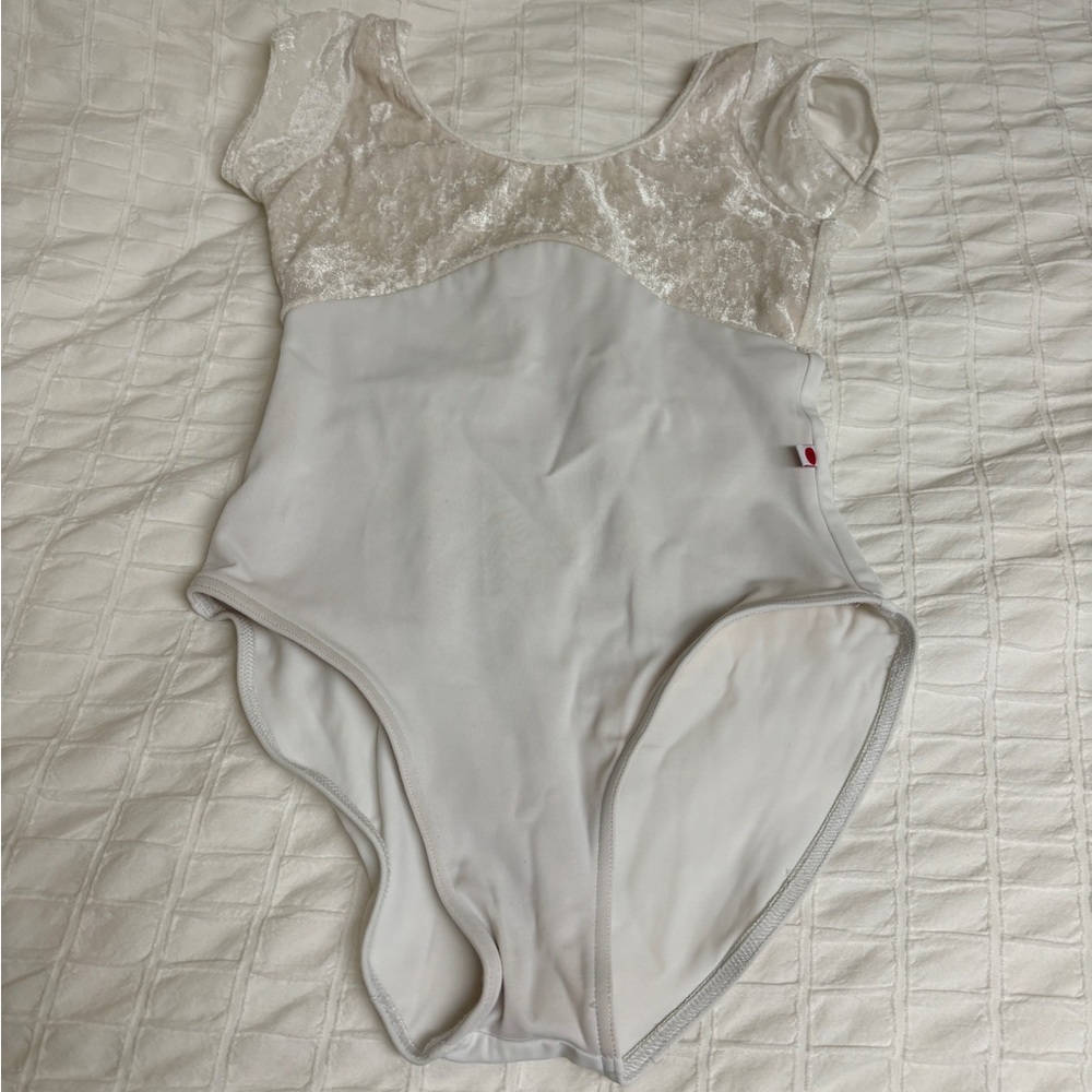 White Anna duo velvet yumiko